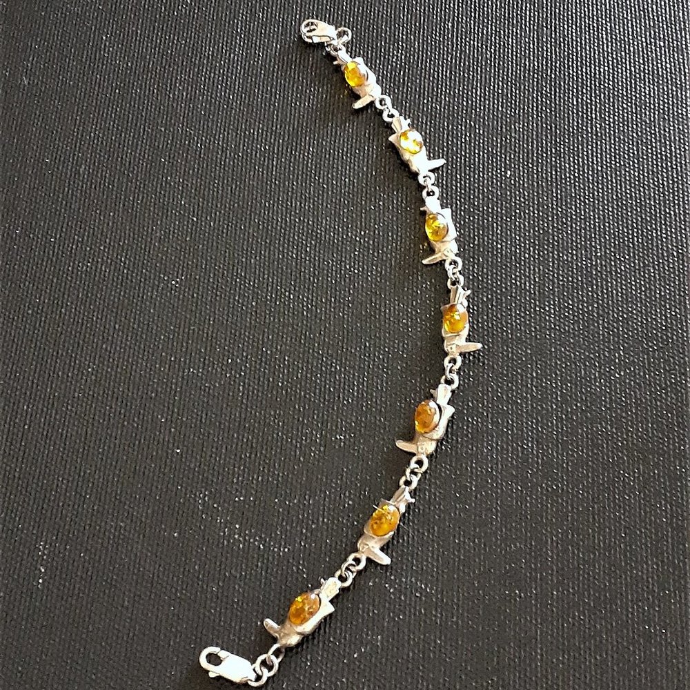 Unique 9.25 Silver bracelet with Amber.
